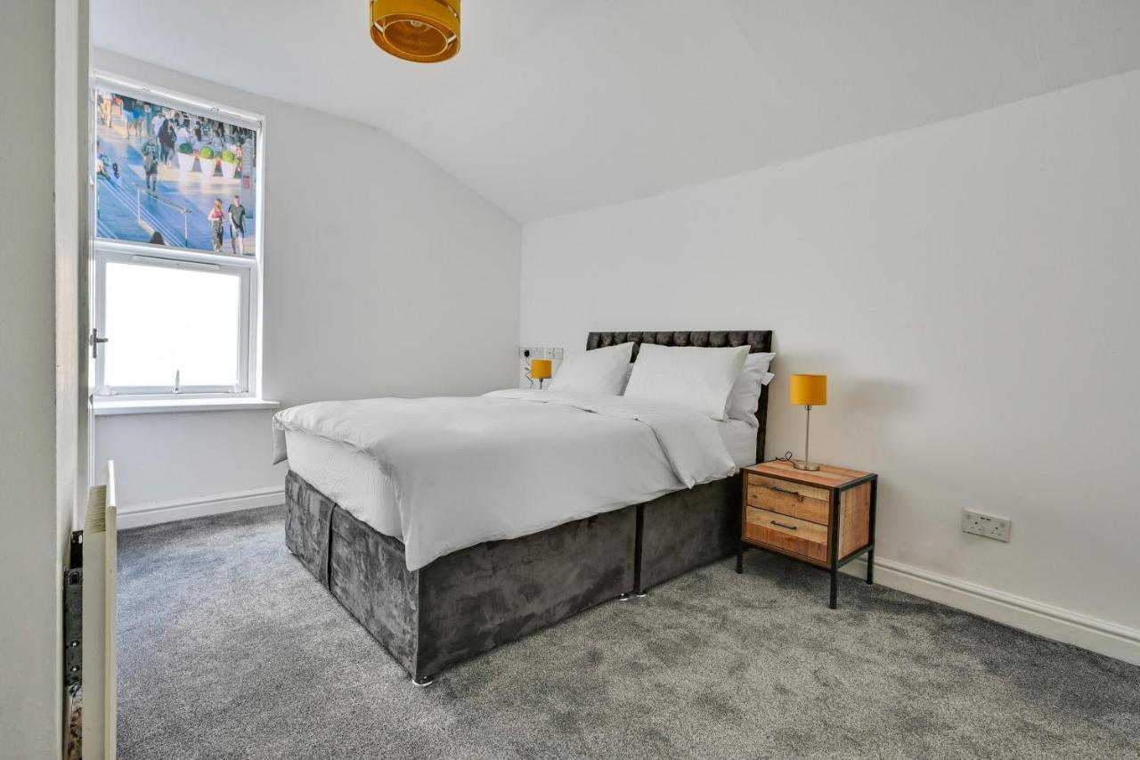 Oyo Albert View Salford  Luaran gambar