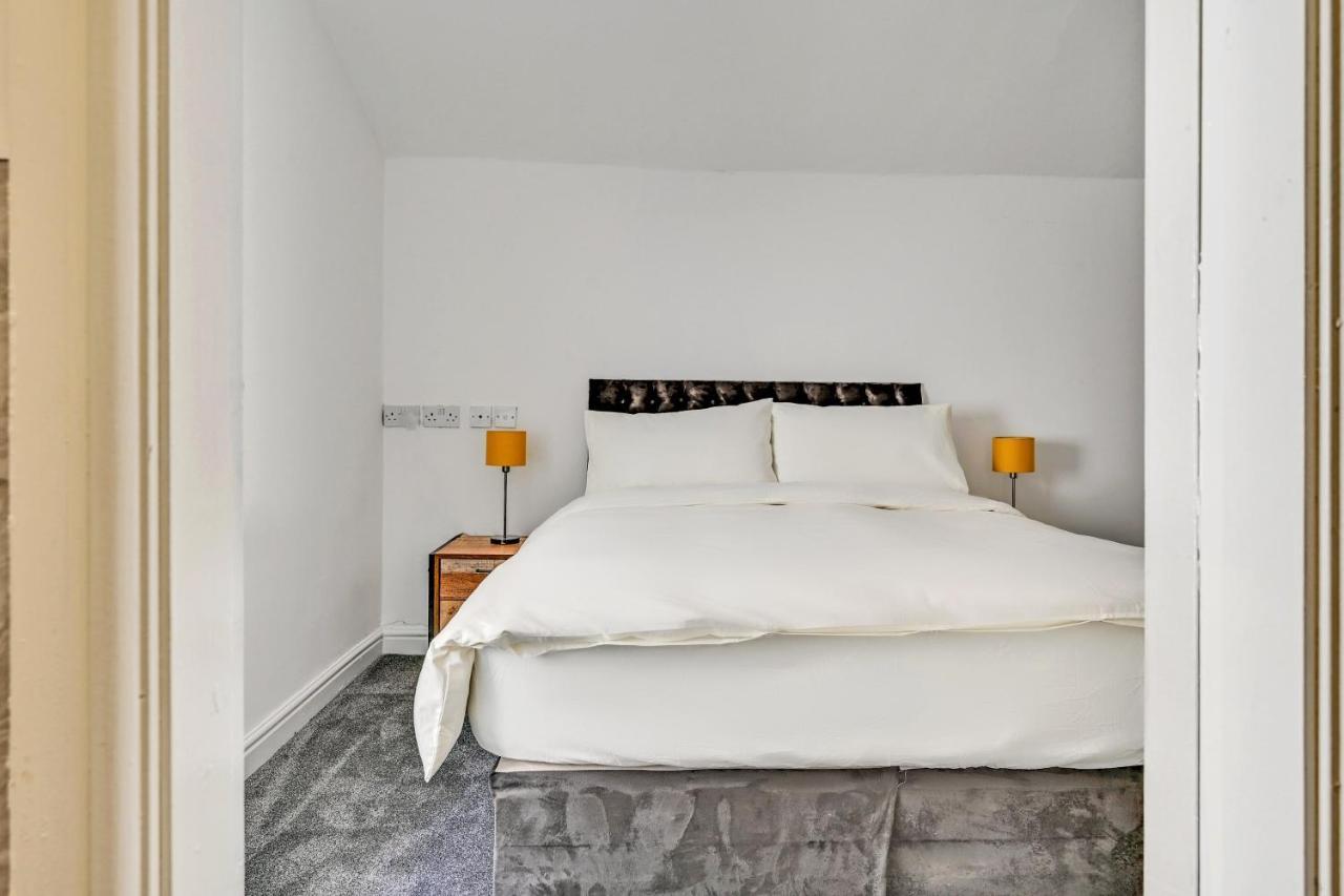 Oyo Albert View Salford  Luaran gambar